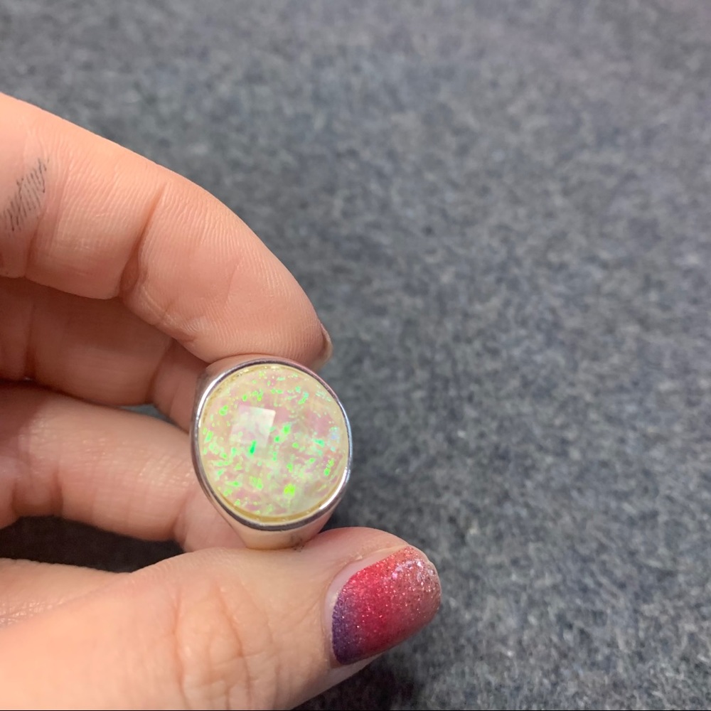 Resin gem statement ring - Picture 2 of 4
